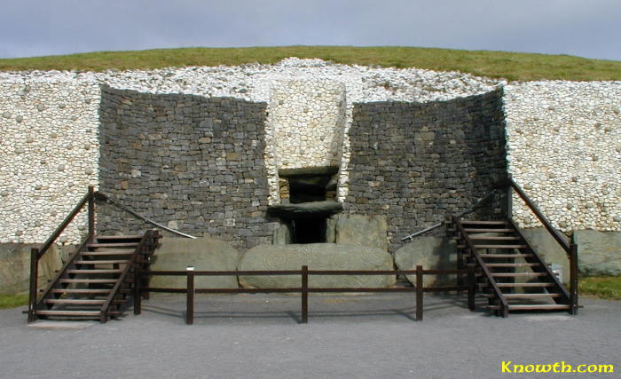 Newgrange - Recreation of the cairn facade
