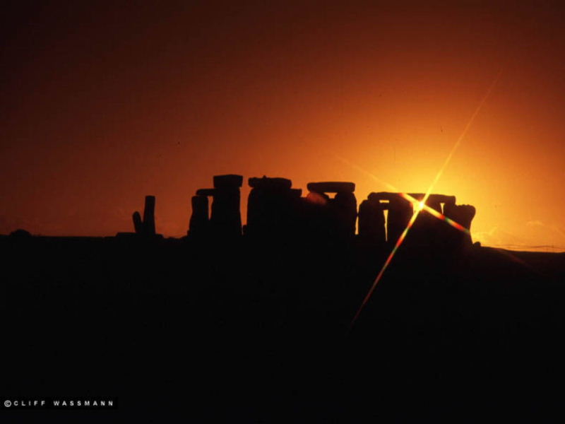 stonehenge sun 800