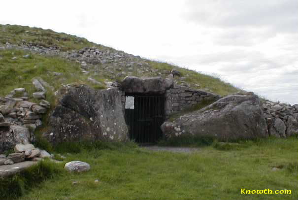 The façade at Cairn T, Carnbane East