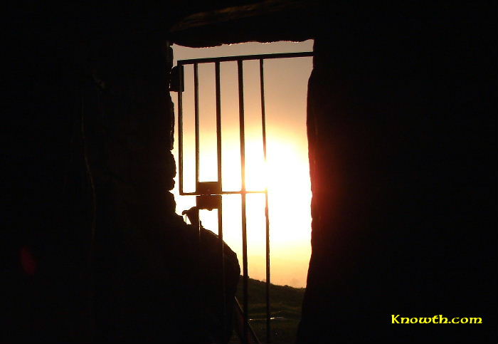 Equinox sunrise at Cairn T viewed from inside the chamber