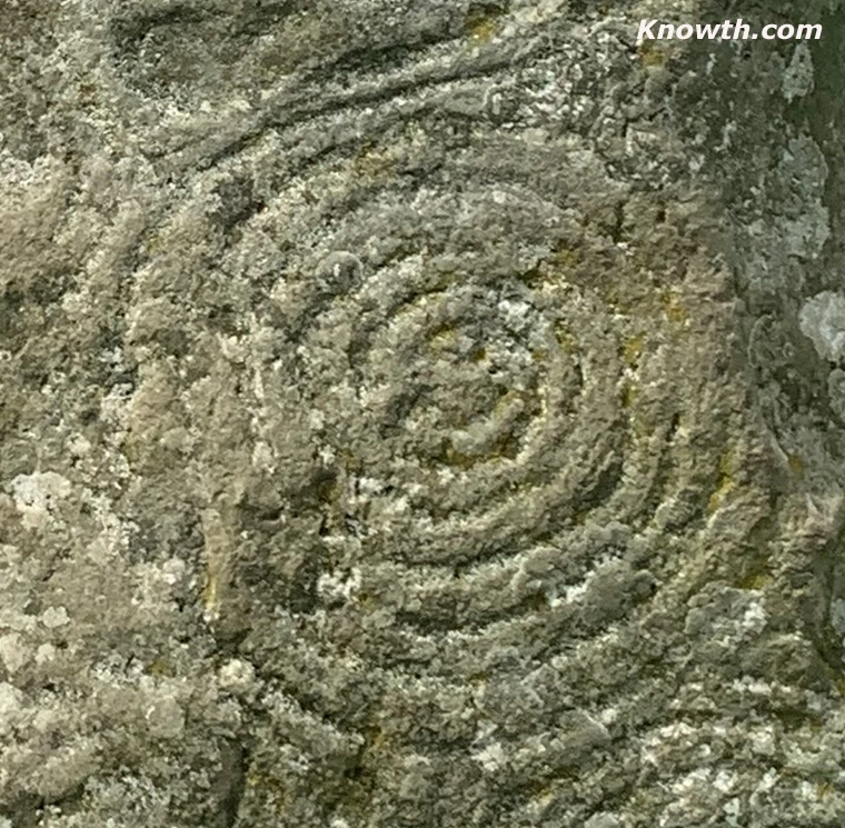  The bottom spiral is 40cm in diameter and is the largest and most defined spiral on the Kingsmountain stone